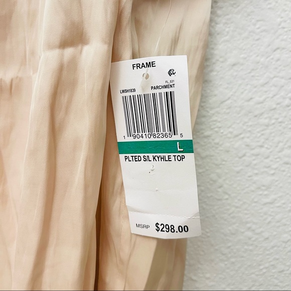 NWT✨ FRAME Pleat Keyhole Blouse - Picture 3 of 10